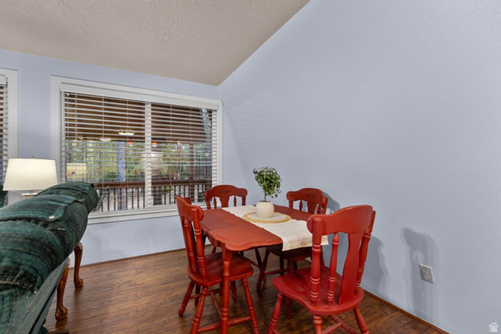 Image 6 of property listing at 1250 N PIUTE DR, Kanab, UT 84741