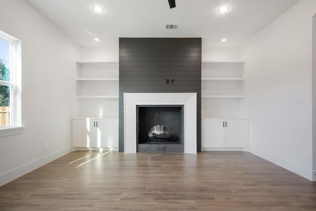 11037 Bois D Arc Street, La Porte, TX 77571