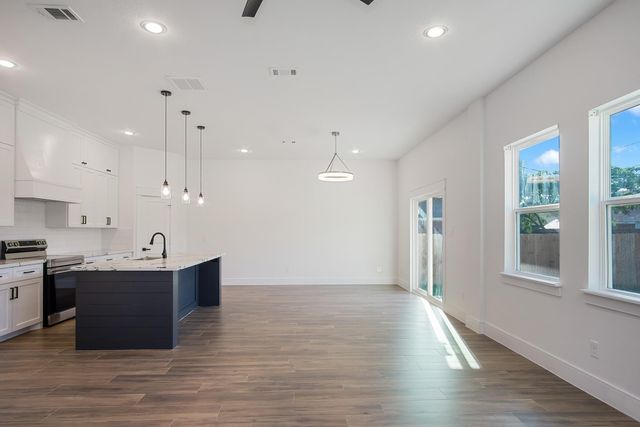 11037 Bois D Arc Street, La Porte, TX 77571