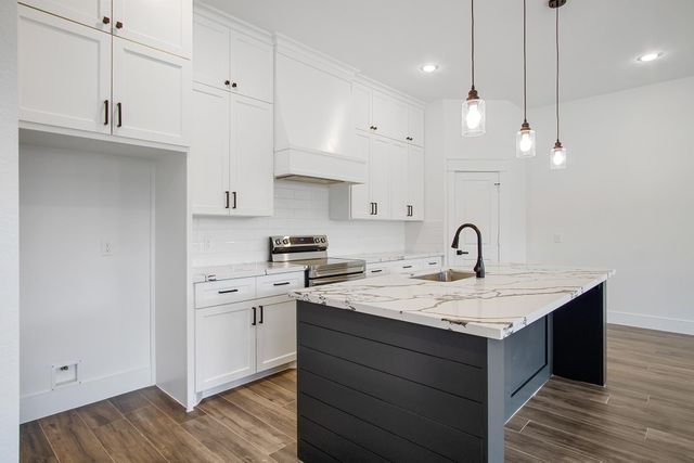 11037 Bois D Arc Street, La Porte, TX 77571