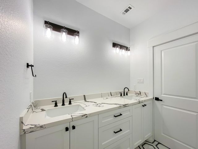 11037 Bois D Arc Street, La Porte, TX 77571