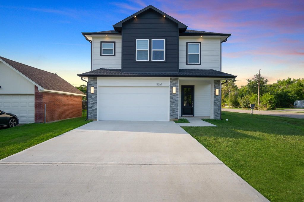 11037 Bois D Arc Street, La Porte, TX 77571