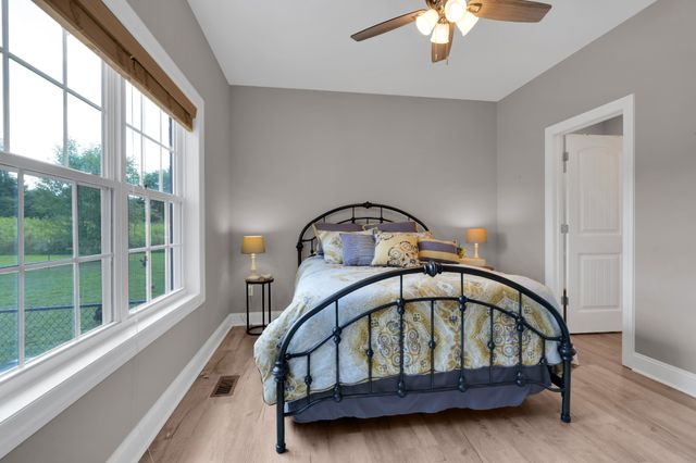 1469 Ledford Mill Rd, Tullahoma, TN 37388