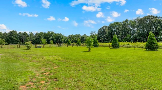 1469 Ledford Mill Rd, Tullahoma, TN 37388