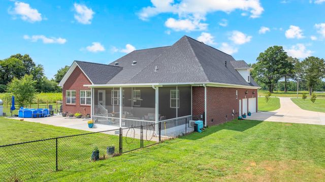 1469 Ledford Mill Rd, Tullahoma, TN 37388