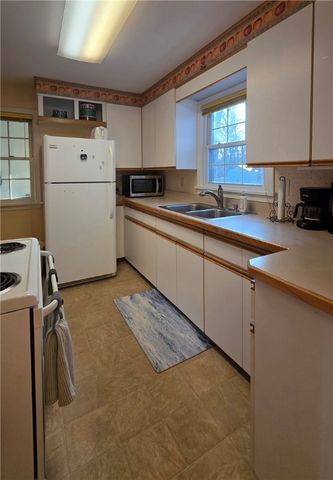 61 Villewood Drive, Greece, NY 14616