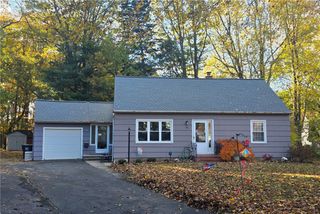 61 Villewood Drive, Greece, NY 14616
