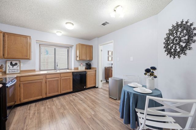 4431 PEBBLE HL, San Antonio, TX 78217