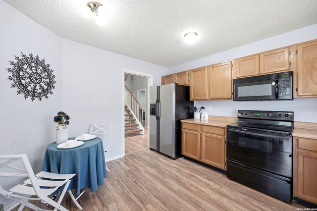 4431 PEBBLE HL, San Antonio, TX 78217