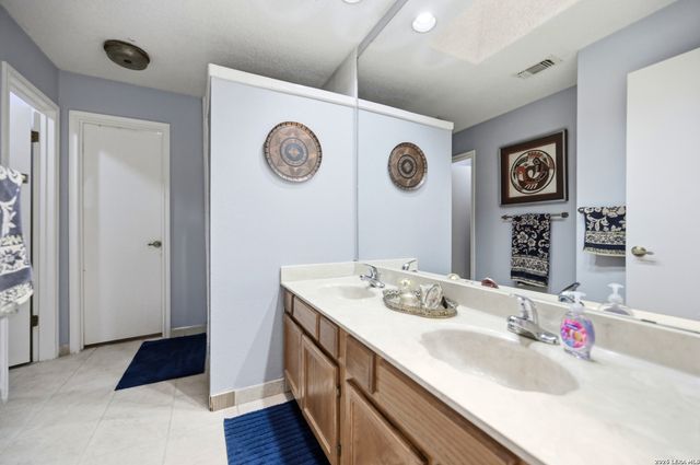 4431 PEBBLE HL, San Antonio, TX 78217