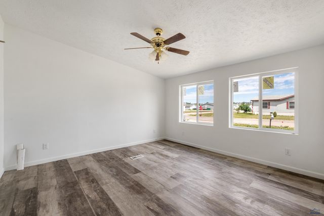 14779 MUSTANG LN, Rapid City, SD 57703