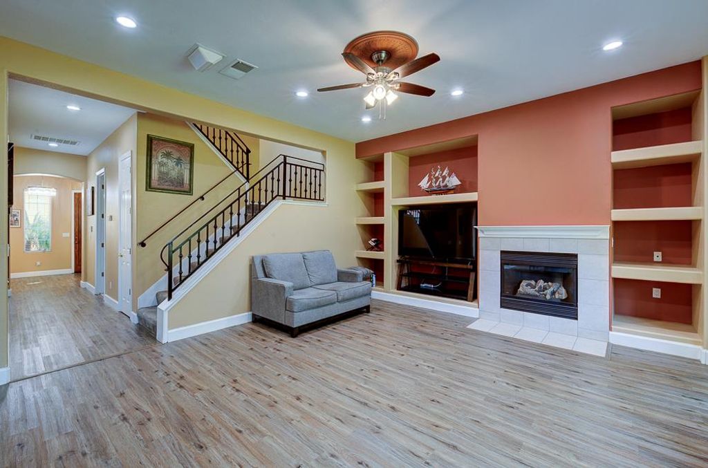 Image 12 of property listing at 4968 W Pinedale Avenue, Fresno, CA 93722