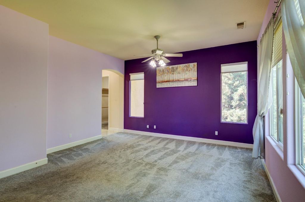 Image 14 of property listing at 4968 W Pinedale Avenue, Fresno, CA 93722
