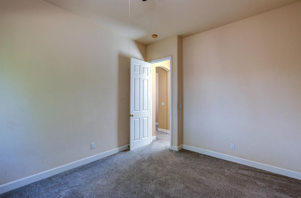 Image 17 of property listing at 4968 W Pinedale Avenue, Fresno, CA 93722