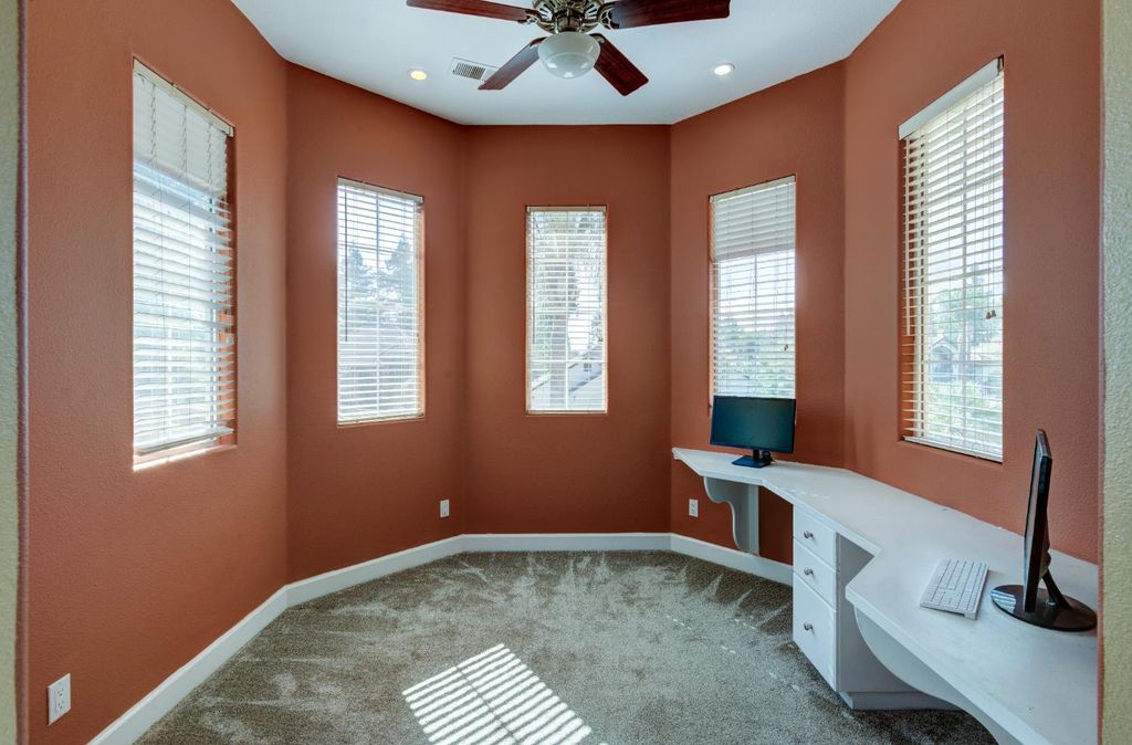 Image 20 of property listing at 4968 W Pinedale Avenue, Fresno, CA 93722