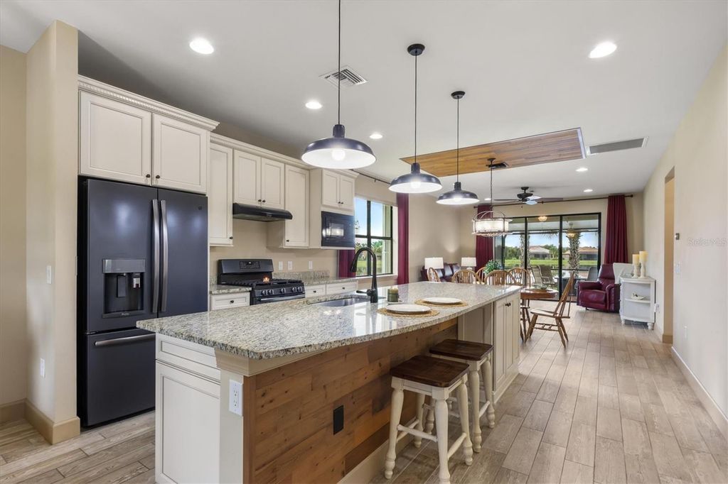 Image 11 of property listing at 17523 HAMPTON FALLS TERRACE, Bradenton, FL 34202