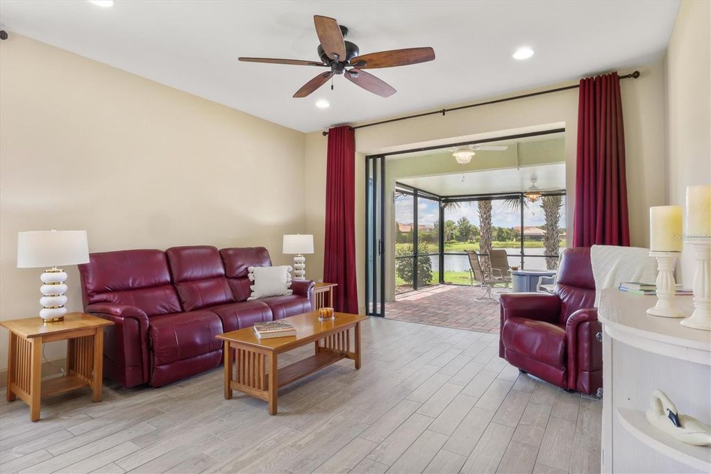 Image 19 of property listing at 17523 HAMPTON FALLS TERRACE, Bradenton, FL 34202