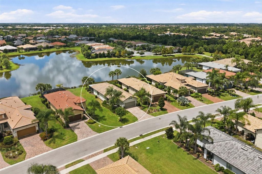 Image 3 of property listing at 17523 HAMPTON FALLS TERRACE, Bradenton, FL 34202