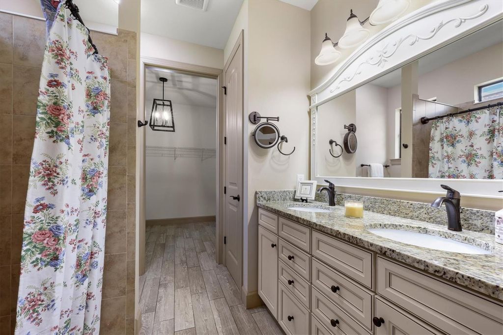 Image 26 of property listing at 17523 HAMPTON FALLS TERRACE, Bradenton, FL 34202
