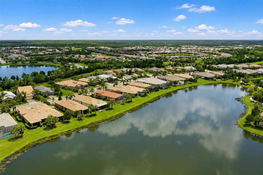 Image 40 of property listing at 17523 HAMPTON FALLS TERRACE, Bradenton, FL 34202