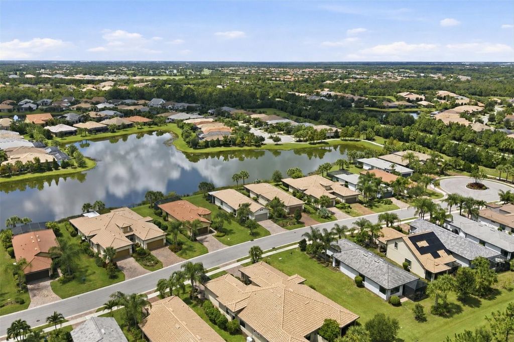 Image 43 of property listing at 17523 HAMPTON FALLS TERRACE, Bradenton, FL 34202