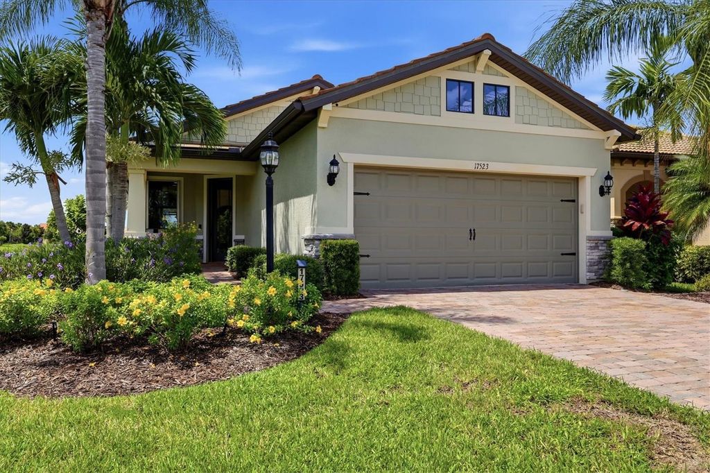 Image 7 of property listing at 17523 HAMPTON FALLS TERRACE, Bradenton, FL 34202