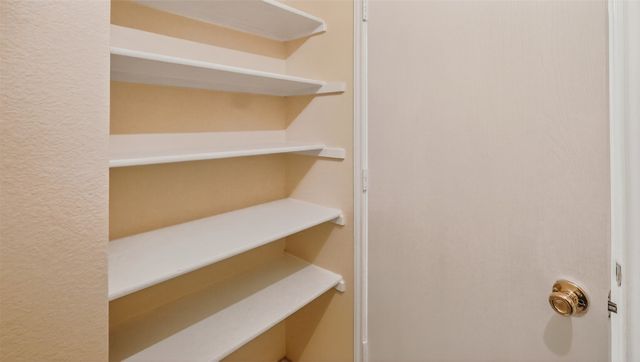 424 Summer Tree Drive, Hutchins, TX 75141