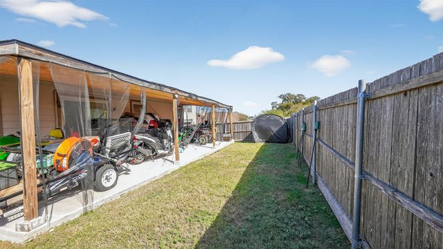 424 Summer Tree Drive, Hutchins, TX 75141