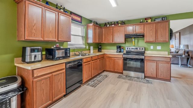 424 Summer Tree Drive, Hutchins, TX 75141