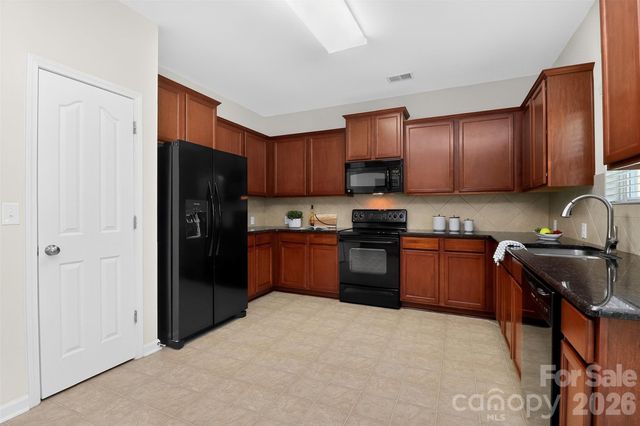 903 Traditions Park Drive, Pineville, NC 28134