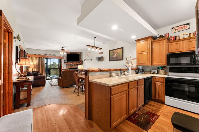 24 Village Trail 6, Branson, MO 65616