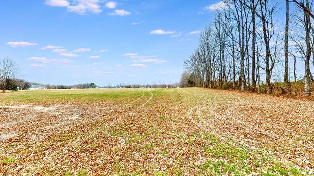 3017 Highway 25, Cottontown, TN 37048