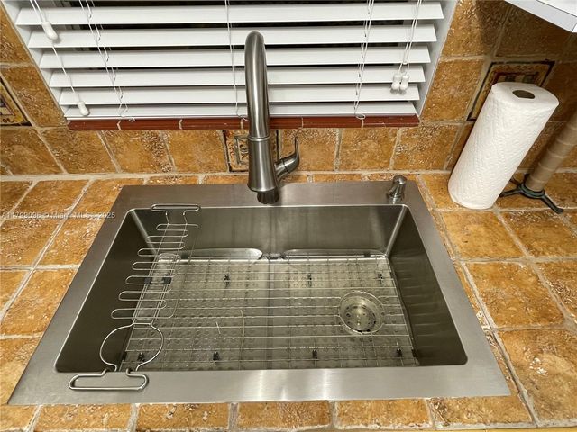 63 NW 51st Ave 63, Miami, FL 33126