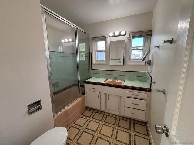 1676 Chatsworth Blvd, San Diego, CA 92107