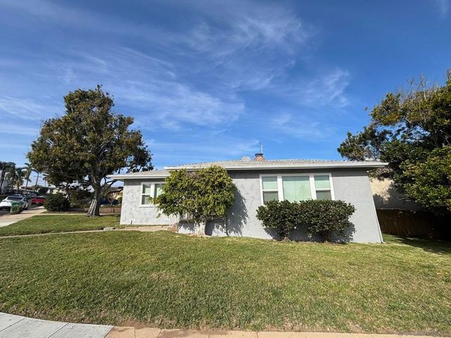 1676 Chatsworth Blvd, San Diego, CA 92107