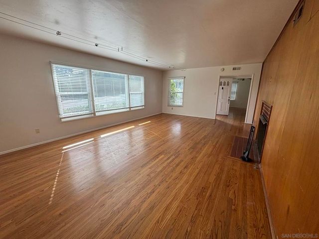 1676 Chatsworth Blvd, San Diego, CA 92107