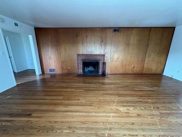 1676 Chatsworth Blvd, San Diego, CA 92107