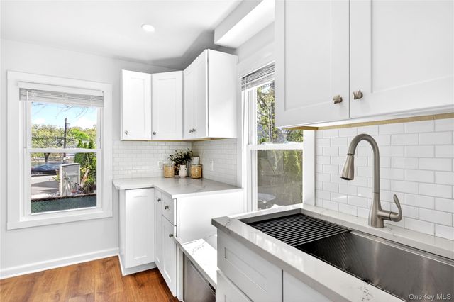 12 Smull Place, Port Washington, NY 11050