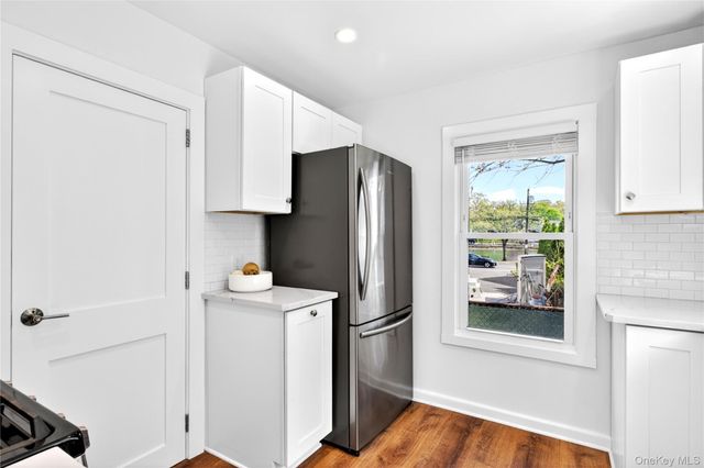 12 Smull Place, Port Washington, NY 11050