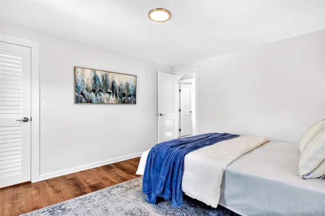 12 Smull Place, Port Washington, NY 11050