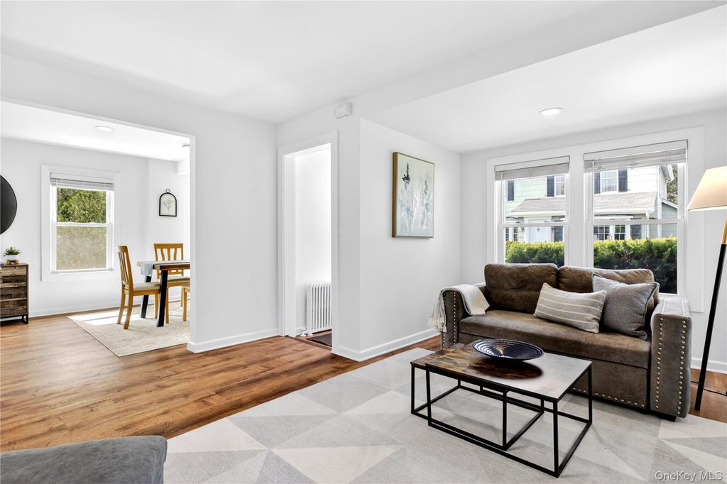 12 Smull Place, Port Washington, NY 11050 — photo 3