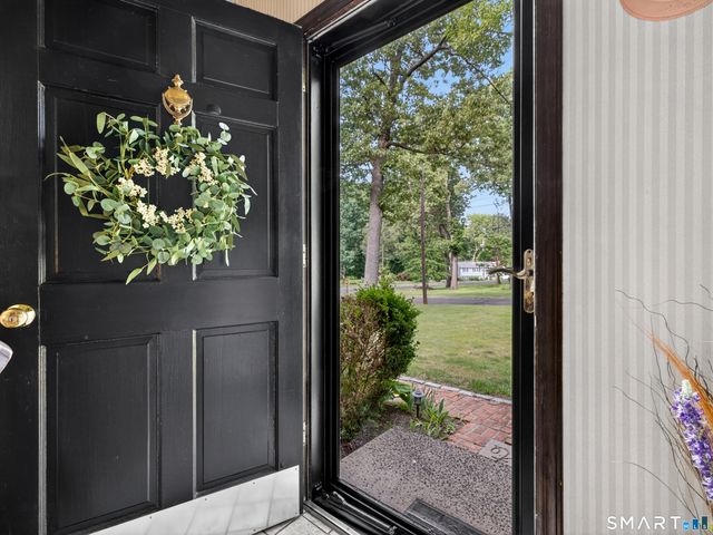 14 Hunters Ridge Road, Shelton, CT 06484