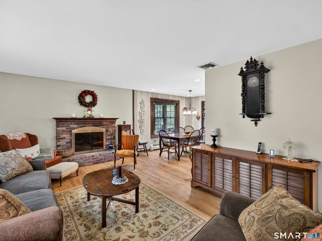 14 Hunters Ridge Road, Shelton, CT 06484