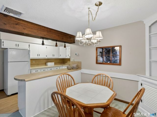 14 Hunters Ridge Road, Shelton, CT 06484