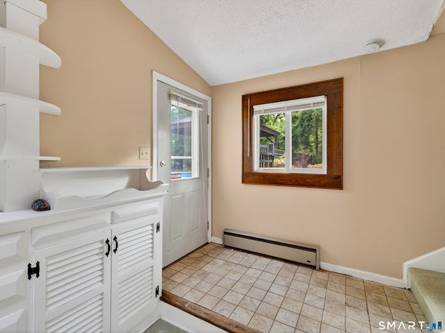 14 Hunters Ridge Road, Shelton, CT 06484