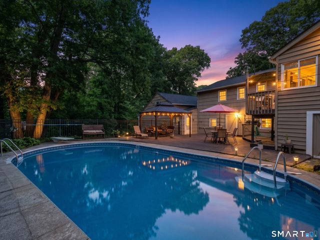 14 Hunters Ridge Road, Shelton, CT 06484
