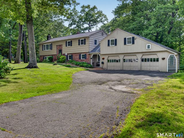 14 Hunters Ridge Road, Shelton, CT 06484