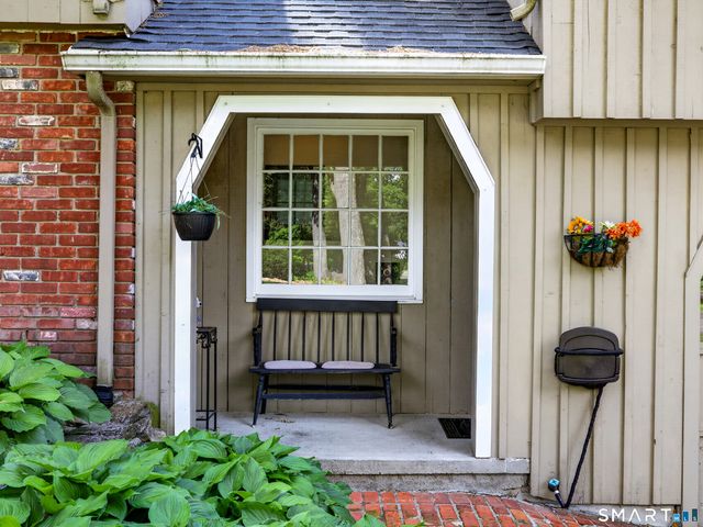 14 Hunters Ridge Road, Shelton, CT 06484