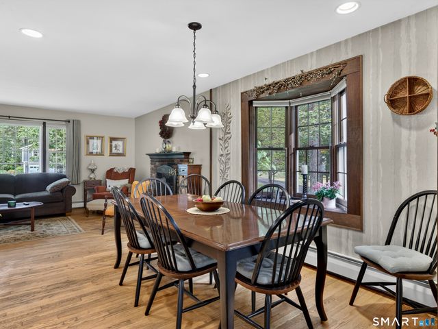 14 Hunters Ridge Road, Shelton, CT 06484