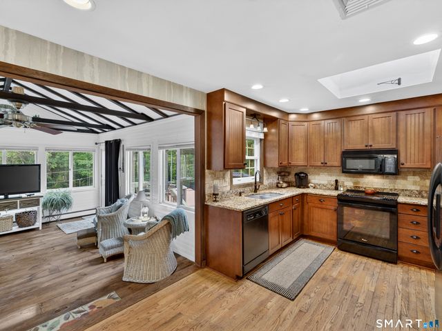 14 Hunters Ridge Road, Shelton, CT 06484